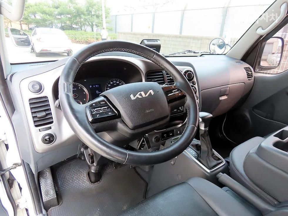 2023 - kia bongo iii