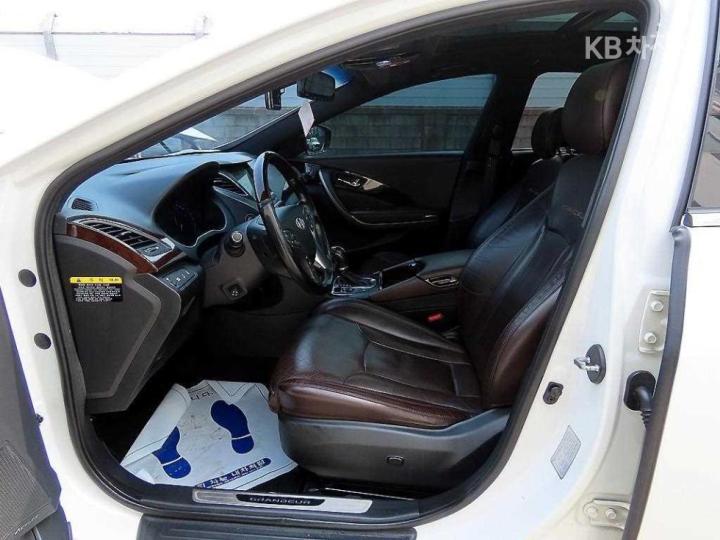 Hyundai Grandeur HG HG220 Diesel Premium 6