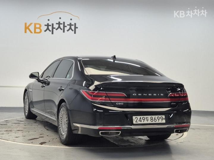 Genesis G90 3.8 GDi AWD Premium Luxury 3