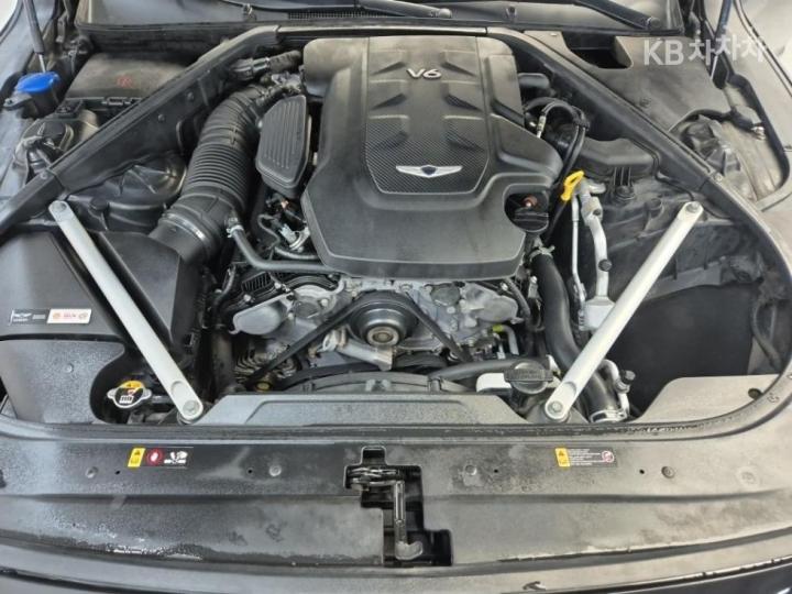 Genesis G90 3.8 GDi AWD Premium Luxury 6