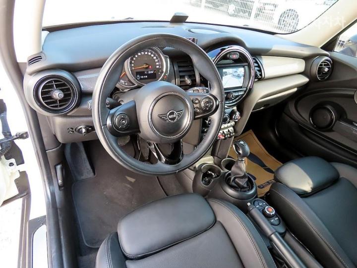 Mini Cooper 1.6 Base Type 8