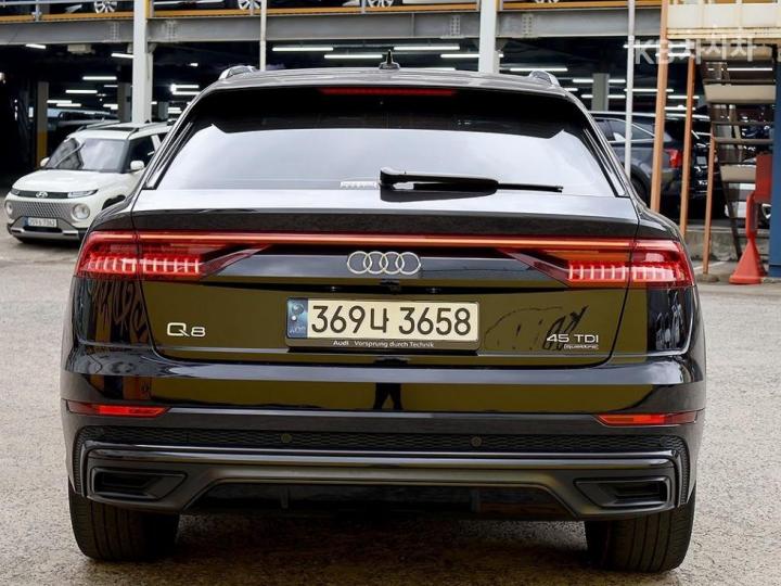 Audi Q8 3.0 45 TDI Quattro Premium 4