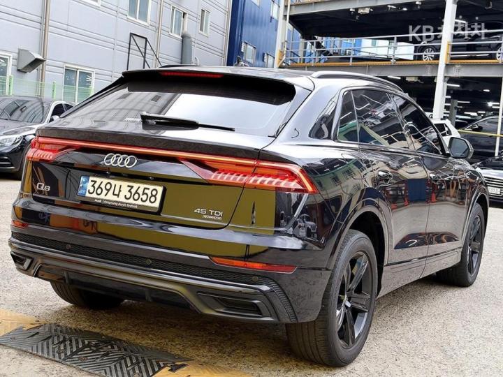 Audi Q8 3.0 45 TDI Quattro Premium 5