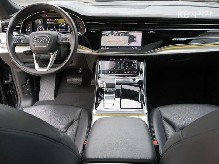 Audi Q8 3.0 45 TDI Quattro Premium 6