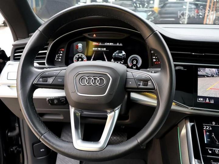 Audi Q8 3.0 45 TDI Quattro Premium 9