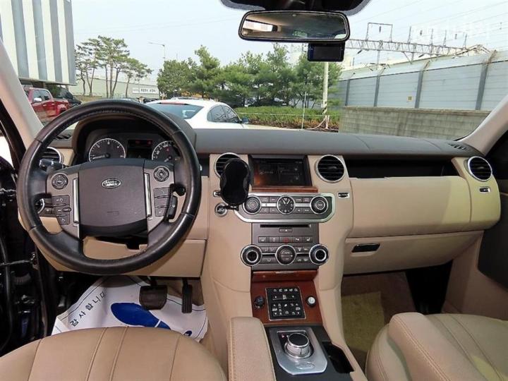 Land Rover Discovery 4 3.0 SDV6 SE 8