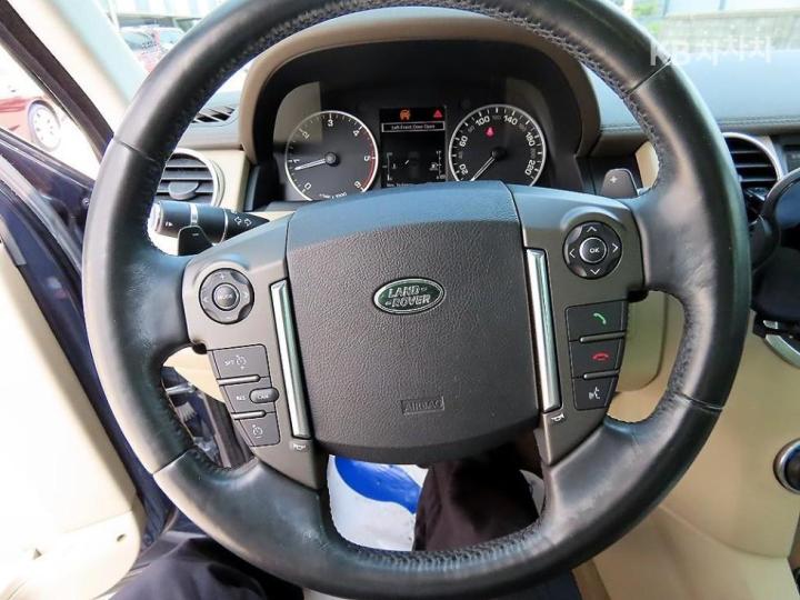 Land Rover Discovery 4 3.0 SDV6 SE 9