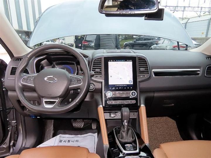 Renault QM6 2.0 GDe 2WD RE 8