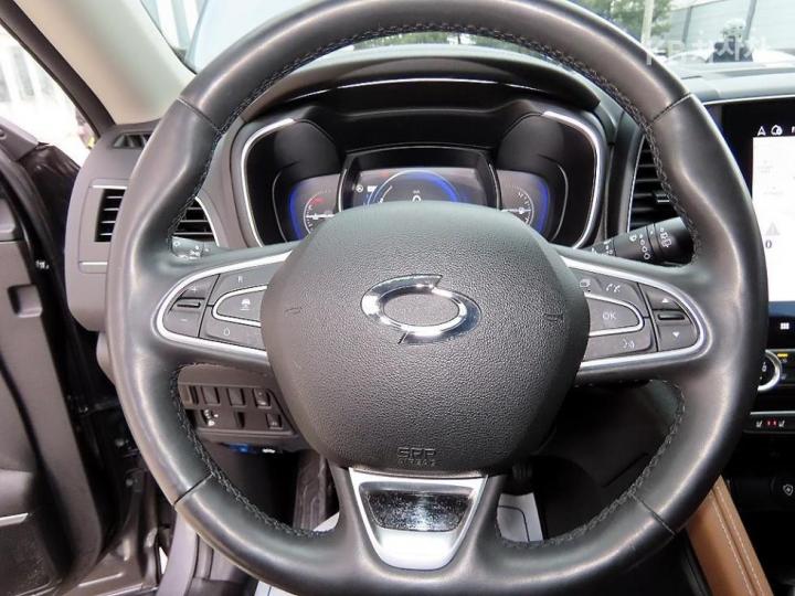 Renault QM6 2.0 GDe 2WD RE 9