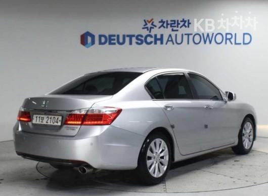 Honda Accord 2.4 Sedan 2008-2012 3