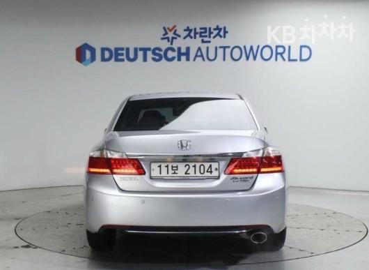 Honda Accord 2.4 Sedan 2008-2012 5