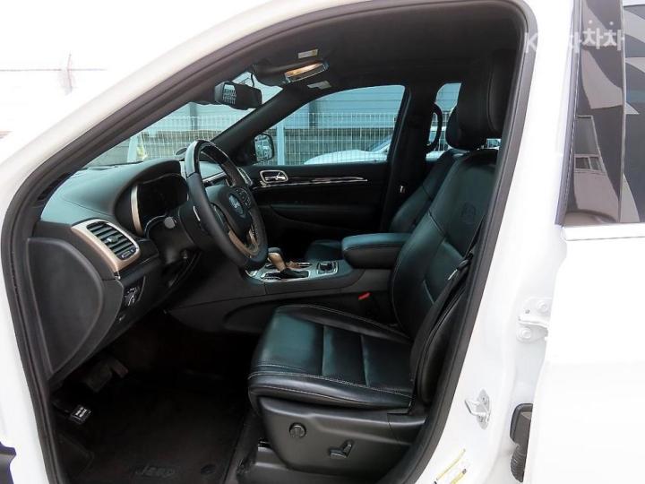 Jeep Cherokee Grand New 3.6 V6 Overland WK2 6