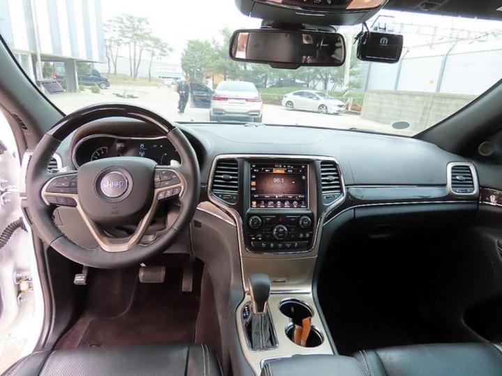 Jeep Cherokee Grand New 3.6 V6 Overland WK2 8