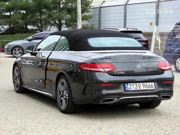 Mercedes-Benz C-Class C200 Cabriolet 4