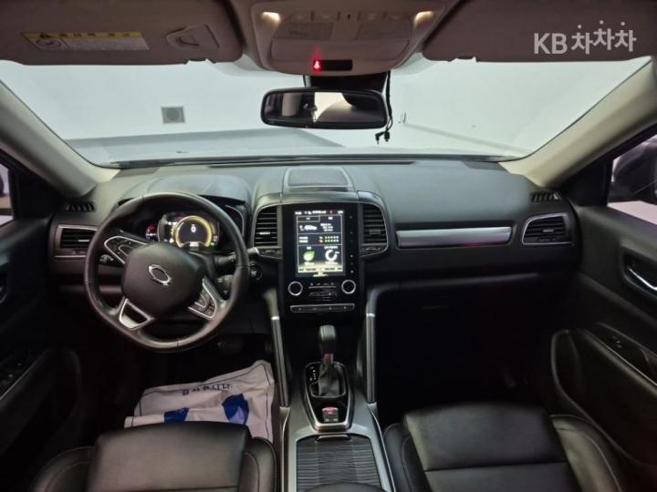 Renault QM6 2.0 LPe 2WD LE 8