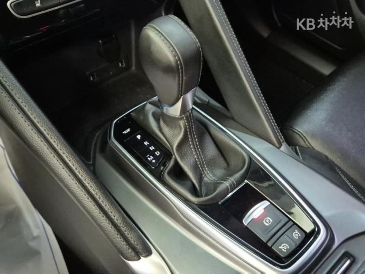 Renault QM6 2.0 LPe 2WD LE 9