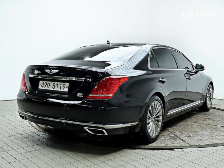 Genesis EQ900 3.8 GDI AWD Premium Luxury 5