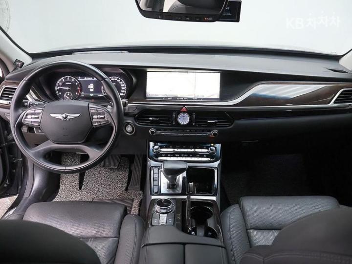 Genesis EQ900 3.8 GDI AWD Premium Luxury 6