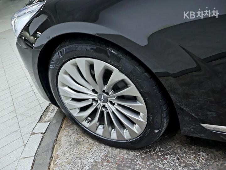 Genesis EQ900 3.8 GDI AWD Premium Luxury 9