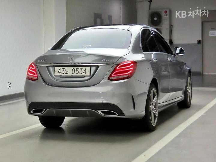 Mercedes-Benz C-Class C250 d 4MATIC 5