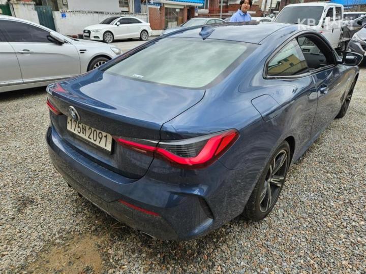 BMW 4 Series G22 420i Coupe M Sport 7