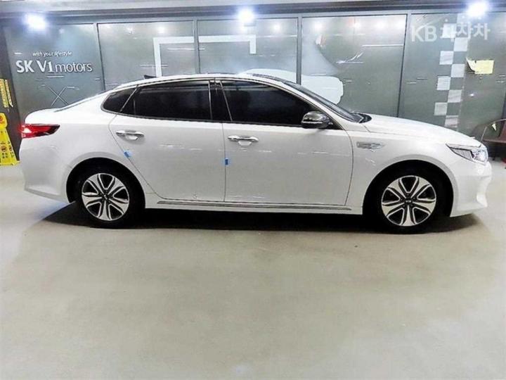 Kia K5 Hybrid 2.0 Noblesse 4