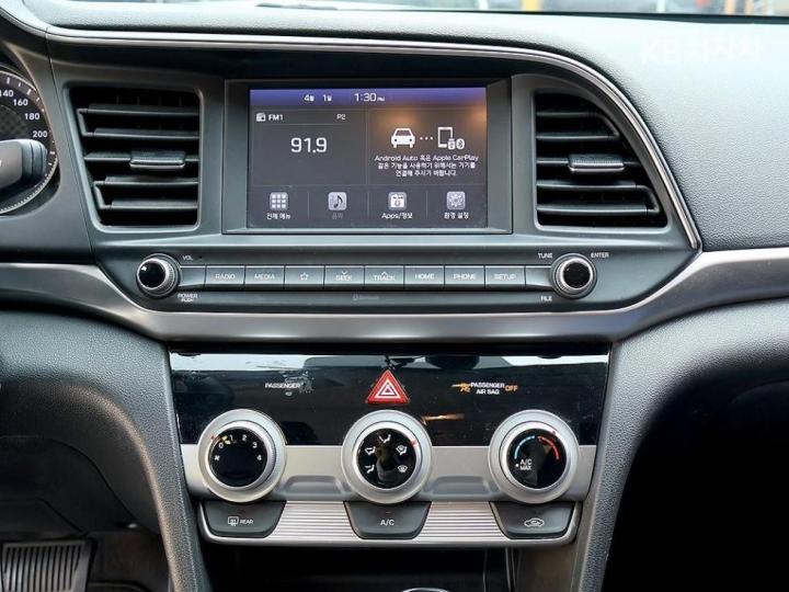 Hyundai Avante AD 1.6 Diesel Style 10