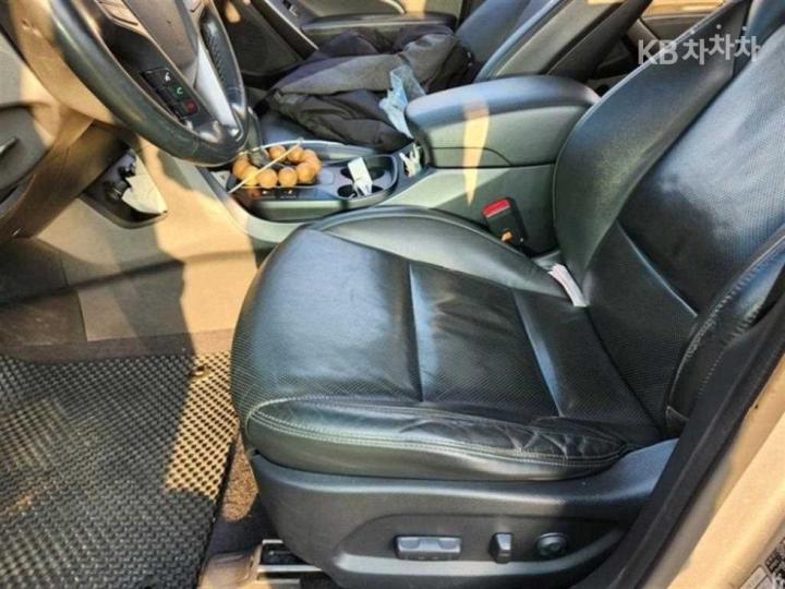 Hyundai Maxcruz Diesel e-VGT R2.2 2WD Exclusive 7