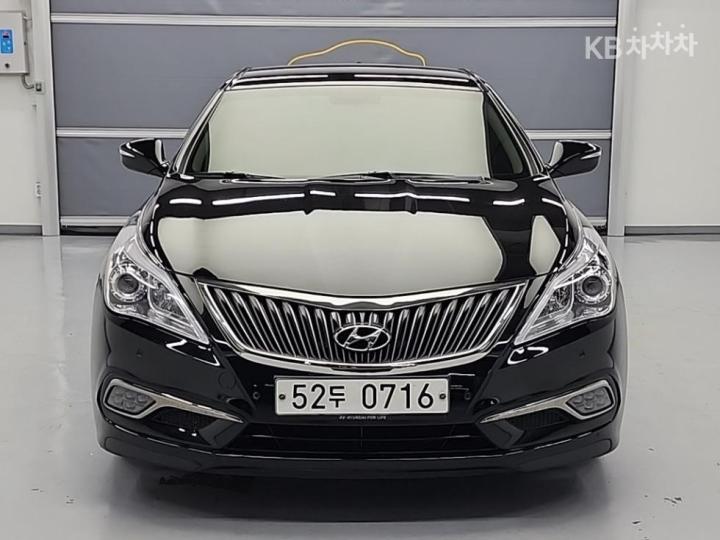 Hyundai Grandeur Hybrid Premium 3