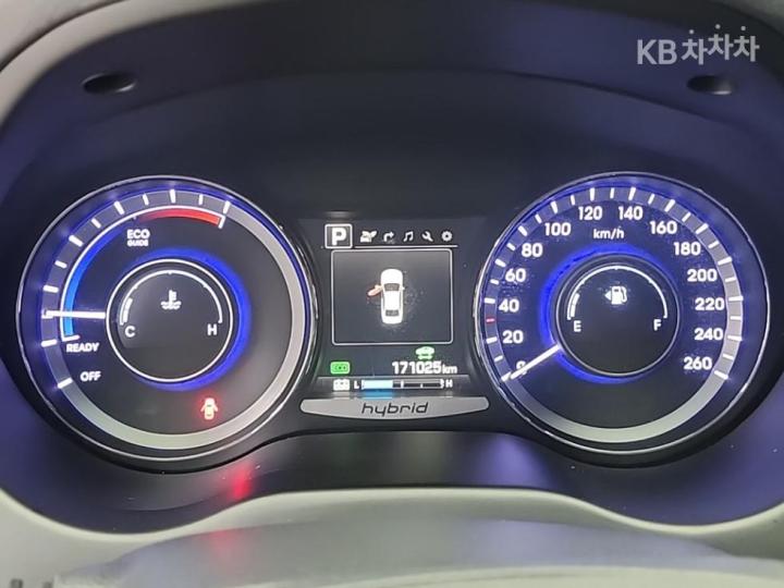 Hyundai Grandeur Hybrid Premium 7