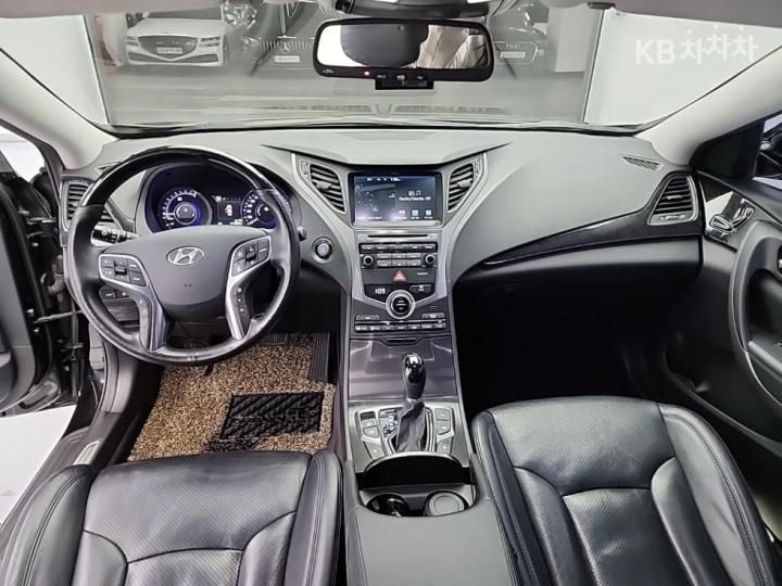 Hyundai Grandeur Hybrid Premium 8