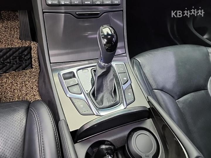 Hyundai Grandeur Hybrid Premium 9