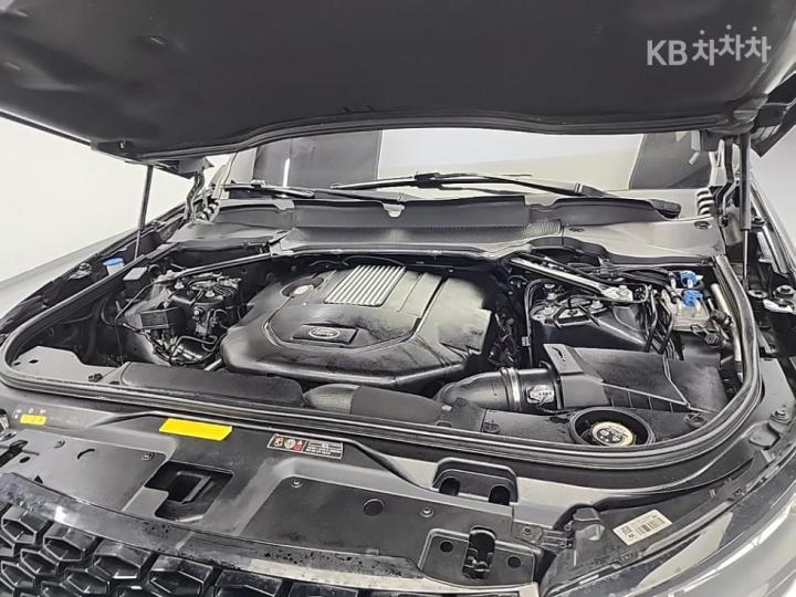 Land Rover Discovery 5 3.0 TD6 HSE Luxury 6