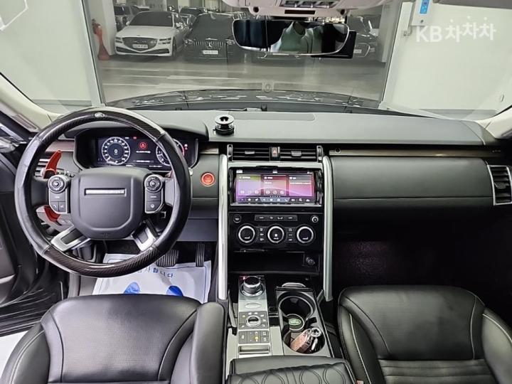 Land Rover Discovery 5 3.0 TD6 HSE Luxury 8