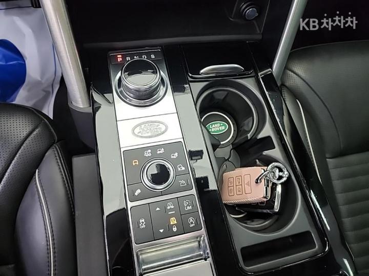 Land Rover Discovery 5 3.0 TD6 HSE Luxury 9