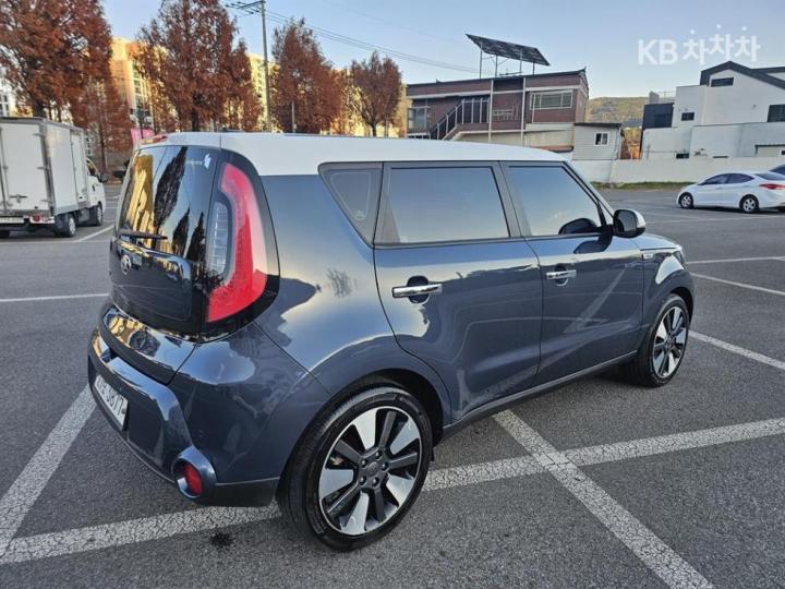 Kia Soul 1.6 GDi Prestige 5
