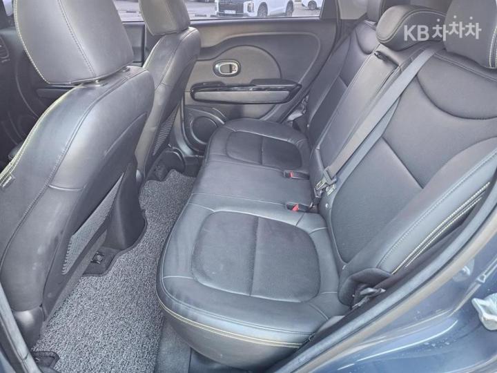 Kia Soul 1.6 GDi Prestige 6