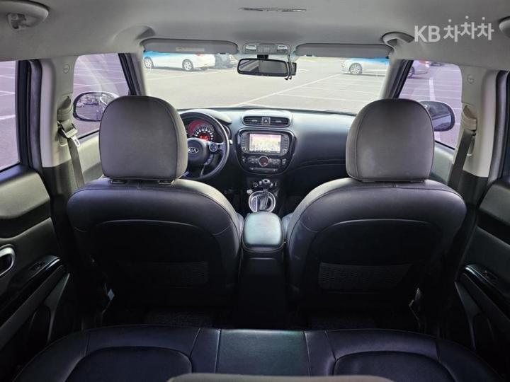 Kia Soul 1.6 GDi Prestige 8