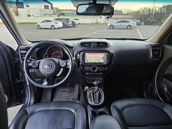 Kia Soul 1.6 GDi Prestige 9