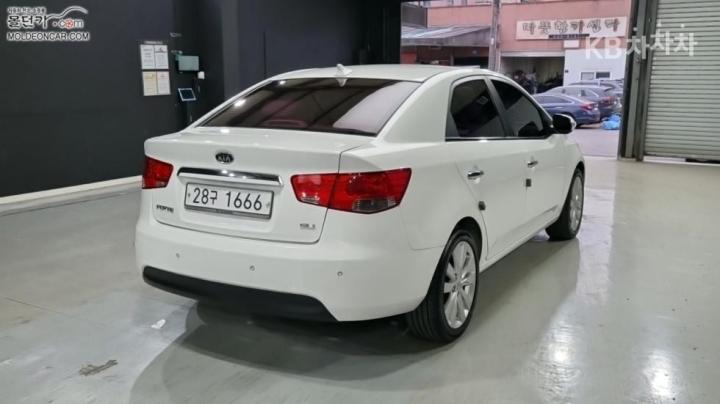 Kia Forte 1.6 CVVT SLi 3