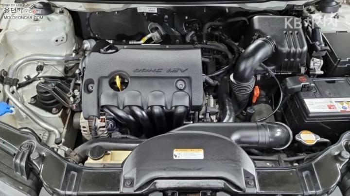 Kia Forte 1.6 CVVT SLi 9