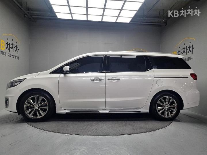 Kia Carnival 2.2 Diesel Noblesse 5