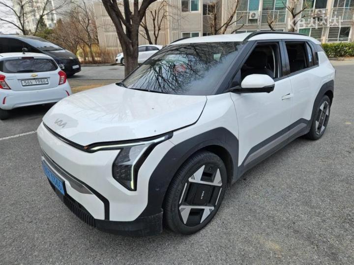 Kia EV3 Long Range 2WD Earth 4