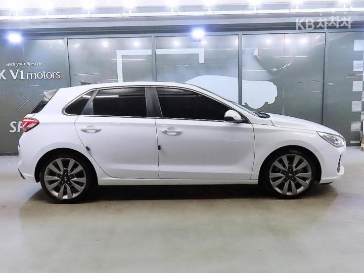 Hyundai i30 PD 1.6 Turbo Sport Premium 4