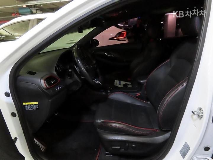 Hyundai i30 PD 1.6 Turbo Sport Premium 7