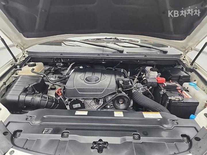 KG Mobility (Ssangyong) Korando Turismo 4WD TX 6