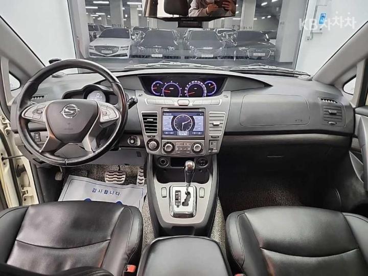 KG Mobility (Ssangyong) Korando Turismo 4WD TX 8