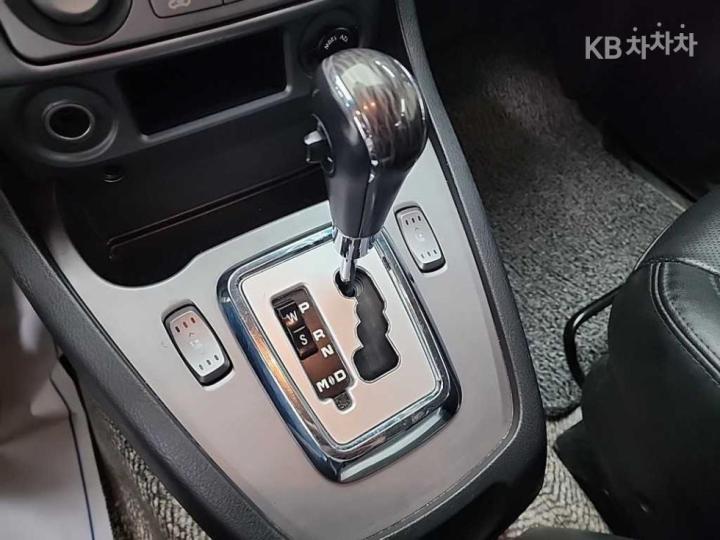 KG Mobility (Ssangyong) Korando Turismo 4WD TX 9