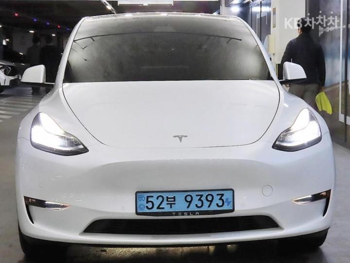 Tesla Model Y Long Range 3