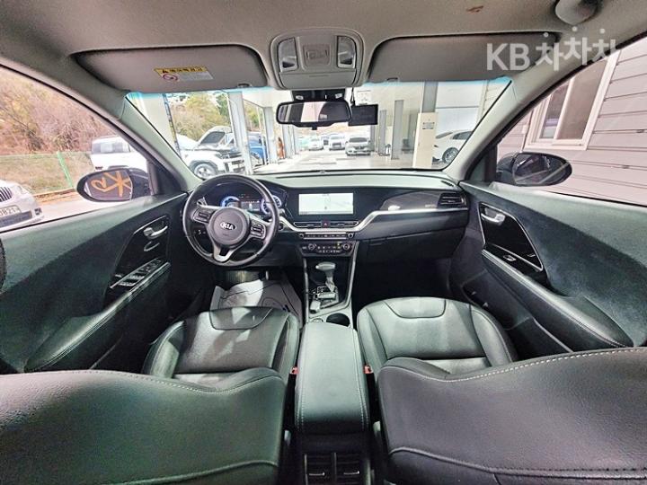 Kia Niro 1.6 HEV Prestige 9